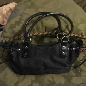 G by Guess Bags - 💝FINAL MARK DOWN 💕Guess purse G by Guess Bags - 💝FINAL MARK DOWN 💕Guess purse